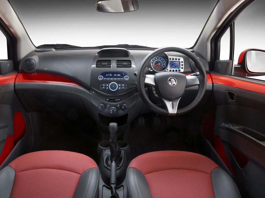  Holden Barina Spark 2010 года  (фото 3 из 40)